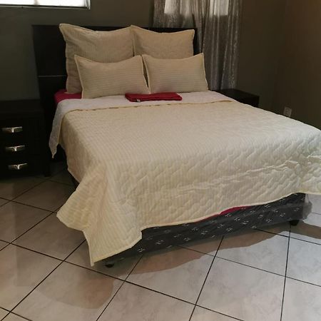 Ebony Guest House بريتوريا المظهر الخارجي الصورة